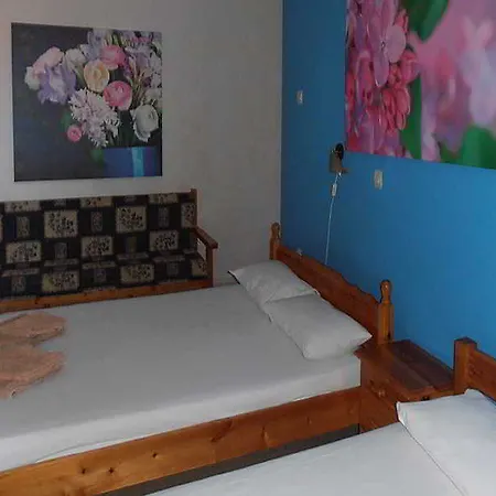 Douka Hotel 2*