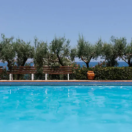 Hotel Douka