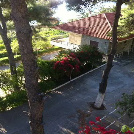 Hotel Douka