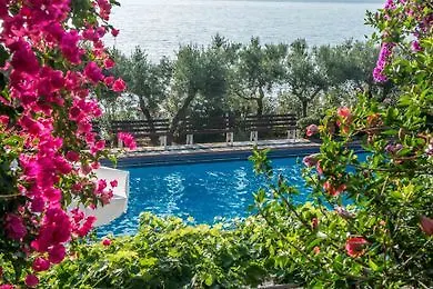 Hotel Douka 2*