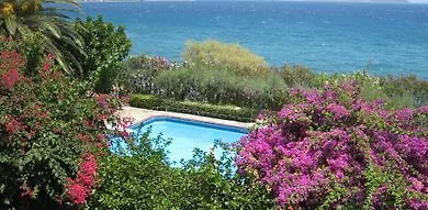 Hotel Douka 2*