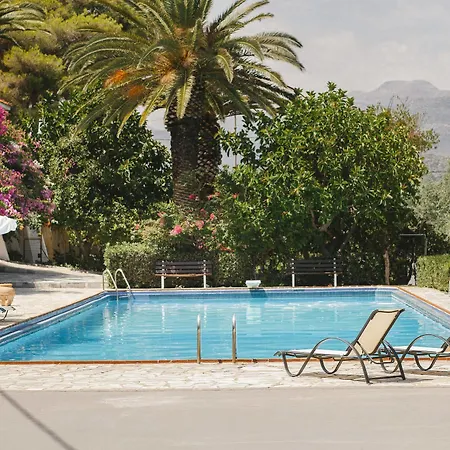 Douka Hotel 2*